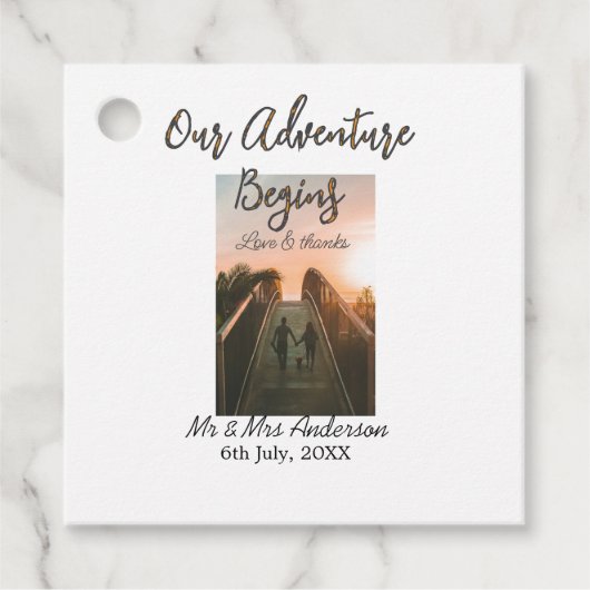私たちの冒険はカップルの写真の愛を開始感謝してい& フェイバータグ (正面)