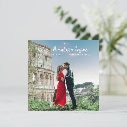 私たちの冒険はハネムーン結婚の感謝を始める (スタンド正面)