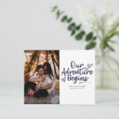私たちの冒険は結婚式を開始する日付写真を保存 ポストカード (スタンド正面)