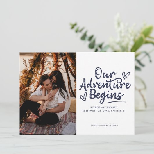 私たちの冒険は結婚式を開始する日付写真を保存 招待状 (スタンド正面)