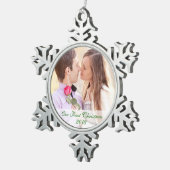 私たちの写真初めてのクリスマススノーフレークオーナメント スノーフレークピューターオーナメント (右)