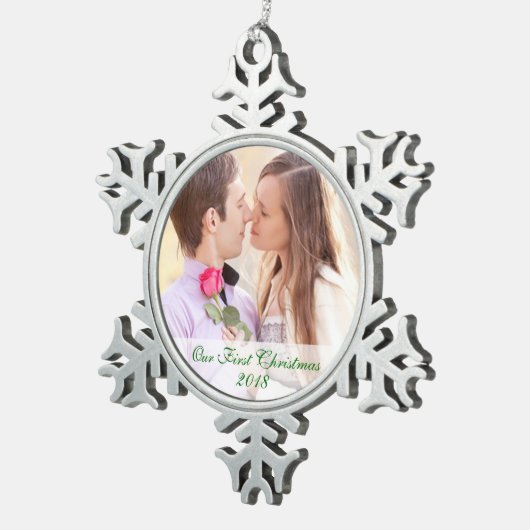 私たちの写真初めてのクリスマススノーフレークオーナメント スノーフレークピューターオーナメント (右)