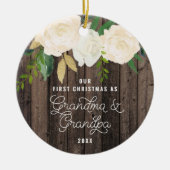 私たちの初めてのクリスマスおばあちゃん&グランドパパーソナライズされた セラミックオーナメント (正面)