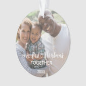 私たちの初めてのクリスマスが一緒に手でレターフォト オーナメント (正面)