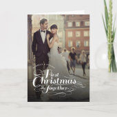私たちの初めてのクリスマスが一緒に白いスクリプトの写真 シーズンカード (正面)