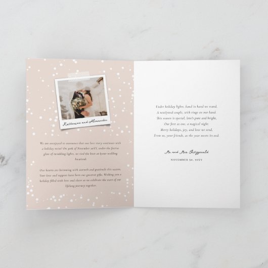 私たちの初めてのクリスマスが一緒に白いスクリプトの写真 シーズンカード (内部)