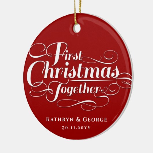私たちの初めてのクリスマスが一緒に白いスクリプトの写真 セラミックオーナメント (左)