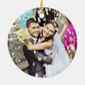 私たちの初めてのクリスマスが一緒に白いスクリプトの写真 セラミックオーナメント (裏面)