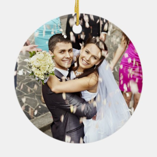 私たちの初めてのクリスマスが一緒に白いスクリプトの写真 セラミックオーナメント (裏面)