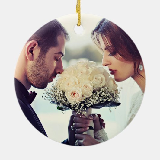 私たちの初めてのクリスマスさんミセス・ファースト・フォト結婚したー セラミックオーナメント (裏面)