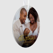私たちの初めてのクリスマスとしてママとパパゴールドフォイル オーナメント (正面)