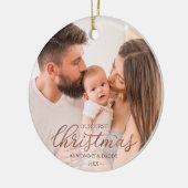 私たちの初めてのクリスマスとしてママとパパバラゴールドフォイル セラミックオーナメント (左)