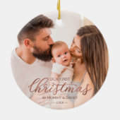 私たちの初めてのクリスマスとしてママとパパバラゴールドフォイル セラミックオーナメント (裏面)