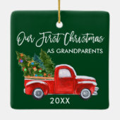 私たちの初めてのクリスマスとして祖父母トラックグリーン セラミックオーナメント (裏面)