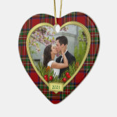 私たちの初めてのクリスマスのタータンチェック写真クリスマス セラミックオーナメント (左)
