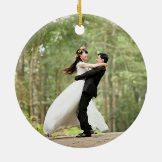 私たちの初めてのクリスマスのミセス・ブラック&ホワイト写真 セラミックオーナメント (裏面)