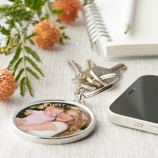 私たちの初めてのクリスマスの新しいママの写真 キーホルダー (側面)