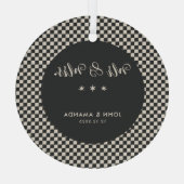 私たちの初めてのクリスマスの新しいレトロミスターとミセス ガラスオーナメント (裏面)