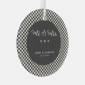 私たちの初めてのクリスマスの新しいレトロミスターとミセス ガラスオーナメント (正面右)