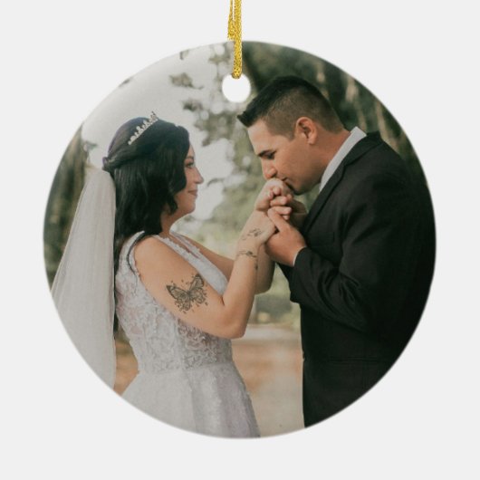 私たちの初めてのクリスマスの新しい写真オーナメント セラミックオーナメント (裏面)