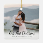 私たちの初めてのクリスマスの新しい写真 セラミックオーナメント (裏面)
