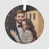 私たちの初めてのクリスマスのMr.And Mrs. Scriptカップルの写真 オーナメント (裏面)