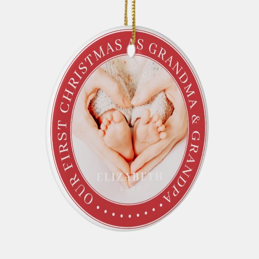 私たちの初めてのクリスマスはおばあちゃんとおじいちゃんシンプルの セラミックオーナメント (右)