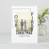 私たちの初めてのクリスマスはカップル名の写真を追加ミニマル シーズンカード (スタンド正面)