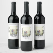 私たちの初めてのクリスマスはカップル名の写真を追加ミニマル ワインラベル (ボトル)