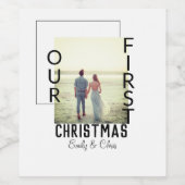 私たちの初めてのクリスマスはカップル名の写真を追加ミニマル ワインラベル (シングルラベル)