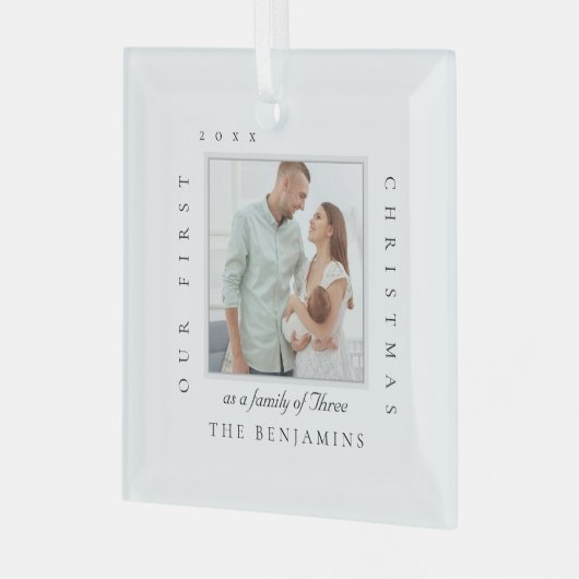 私たちの初めてのクリスマスはクリスマス写真の家族として ガラスオーナメント (正面左)