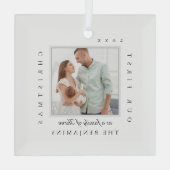 私たちの初めてのクリスマスはクリスマス写真の家族として ガラスオーナメント (裏面)