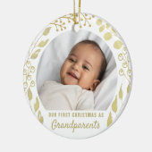 私たちの初めてのクリスマスはグランドパー写真金ゴールドの葉 セラミックオーナメント (左)