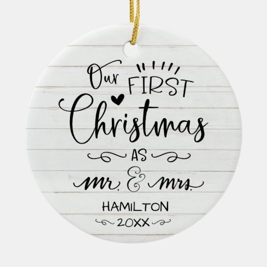 私たちの初めてのクリスマスはファームハウス氏とミセス素朴である セラミックオーナメント (正面)