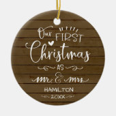 私たちの初めてのクリスマスはファームハウス氏とミセス素朴である セラミックオーナメント (正面)