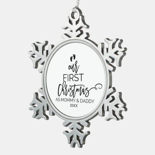 私たちの初めてのクリスマスはママとパパの休日として スノーフレークピューターオーナメント (右)
