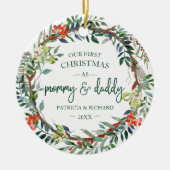 私たちの初めてのクリスマスはママ&パパ素朴リース セラミックオーナメント (正面)