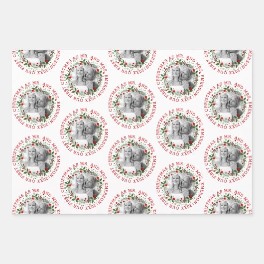 私たちの初めてのクリスマスはミスターとミセスの3つの写真として ラッピングペーパーシート (正面2)
