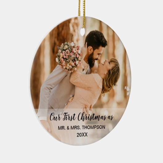 私たちの初めてのクリスマスはミスターとミセス結婚の写真だ セラミックオーナメント (右)