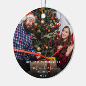 私たちの初めてのクリスマスはミスター・アンド・ミセス・フォト・セラミック セラミックオーナメント (左)