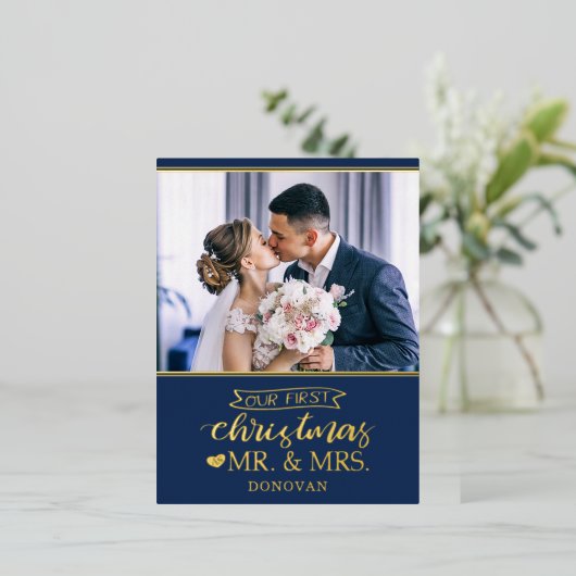 私たちの初めてのクリスマスはミスター&ミセス・ニューライヴァーズ金ゴールド 箔シーズンポストカード (立ち正面)