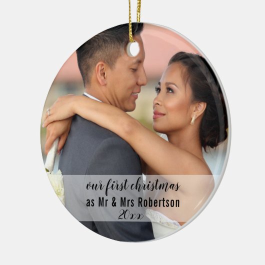 私たちの初めてのクリスマスはミセス結婚の写真 セラミックオーナメント (左)