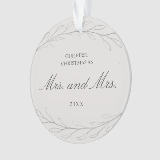 私たちの初めてのクリスマスはミセス・アンド・ミセス・フォト・レズビアン オーナメント (正面)