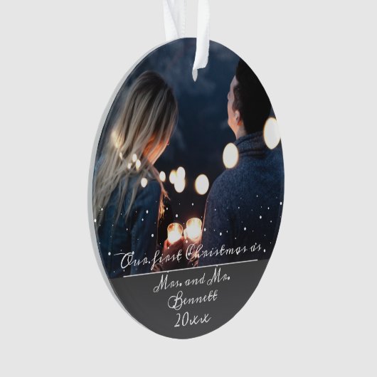 私たちの初めてのクリスマスはミセスMr.の結婚写真 オーナメント (正面)