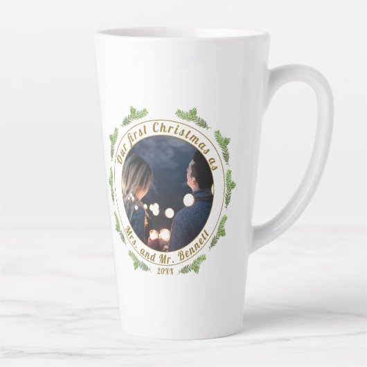 私たちの初めてのクリスマスはミセスMr.スクリプト写真 カフェラテマグ (右)