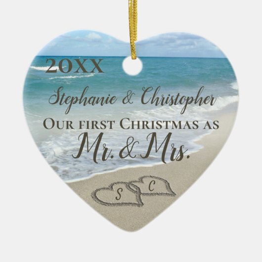 私たちの初めてのクリスマスは一緒にミセス・ビーチ結婚式 セラミックオーナメント (正面)