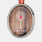 私たちの初めてのクリスマスは一緒に木の素朴な木を愛している メタルオーナメント (左)