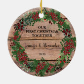 私たちの初めてのクリスマスは一緒に素朴な木の果実 セラミックオーナメント (裏面)