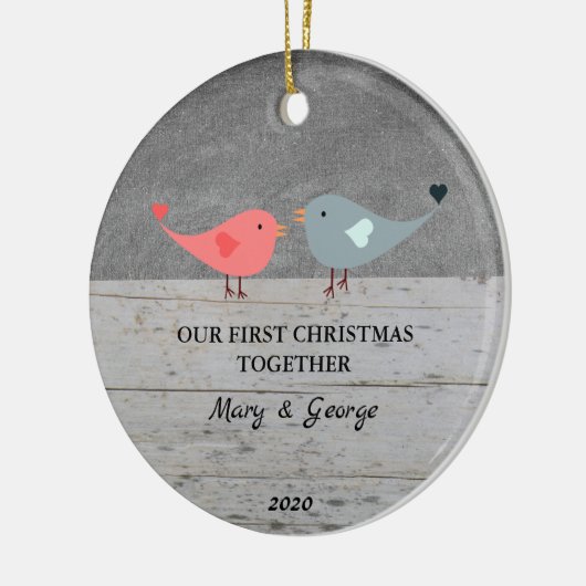 私たちの初めてのクリスマスは一緒に鳥の木を愛している セラミックオーナメント (左)