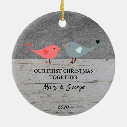 私たちの初めてのクリスマスは一緒に鳥の木を愛している セラミックオーナメント (裏面)
